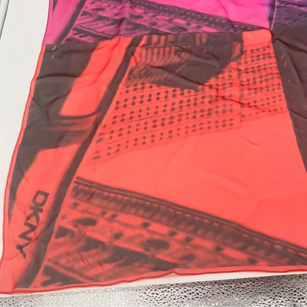 Vintage DKNY Donna Karan Silk Scarf 34”‎ Empire State NYC Pink Red Square